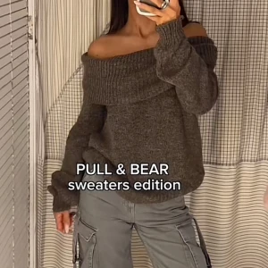 Of shoulder tröja - Snygg lite tjockare tröja från pull n bear. Använd endast 1 gång och är i mycket bra skick! Originalpris runt 400kr (lite osäker)💕 (Inte minna bilder)