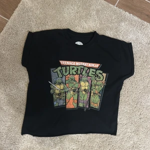 Cropad T-shirt  - Ninja turtels!!