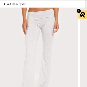 Yoga pants - Säljer mina jättefina yoga pants, knappt använda då dom är lite små❤️ Hör av er vid fler bilder och andra frågor!❤️