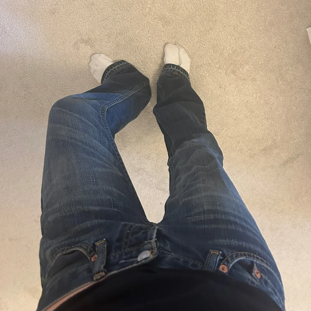 Snyggasteee vintage Levis jeansen!! älskar men tyvärr lite stora på mig ;(. Jeans & Byxor.