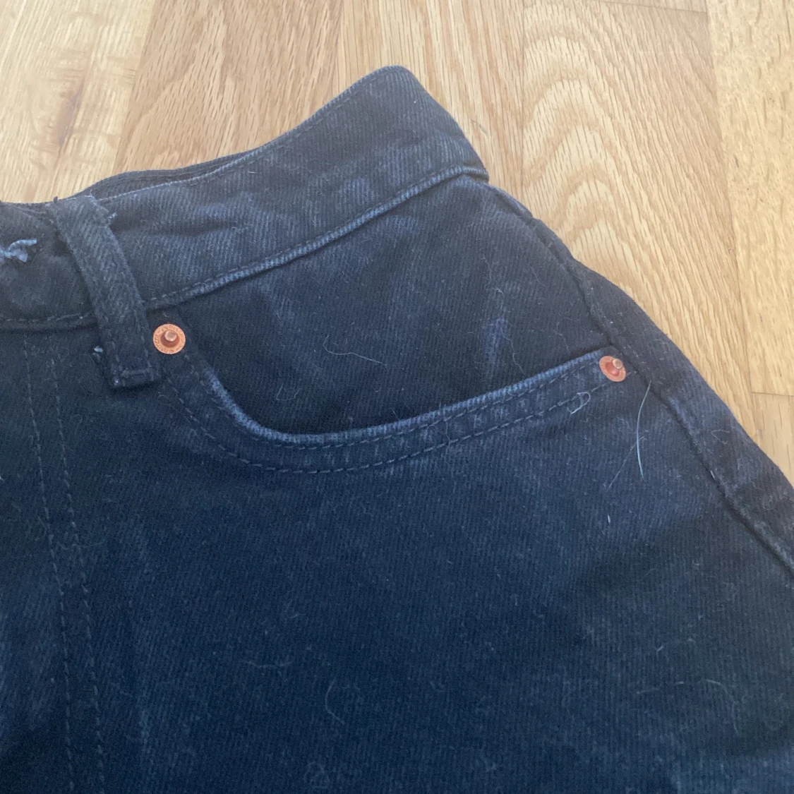 Svarta jeansshorts från Perfect Jeans - 91