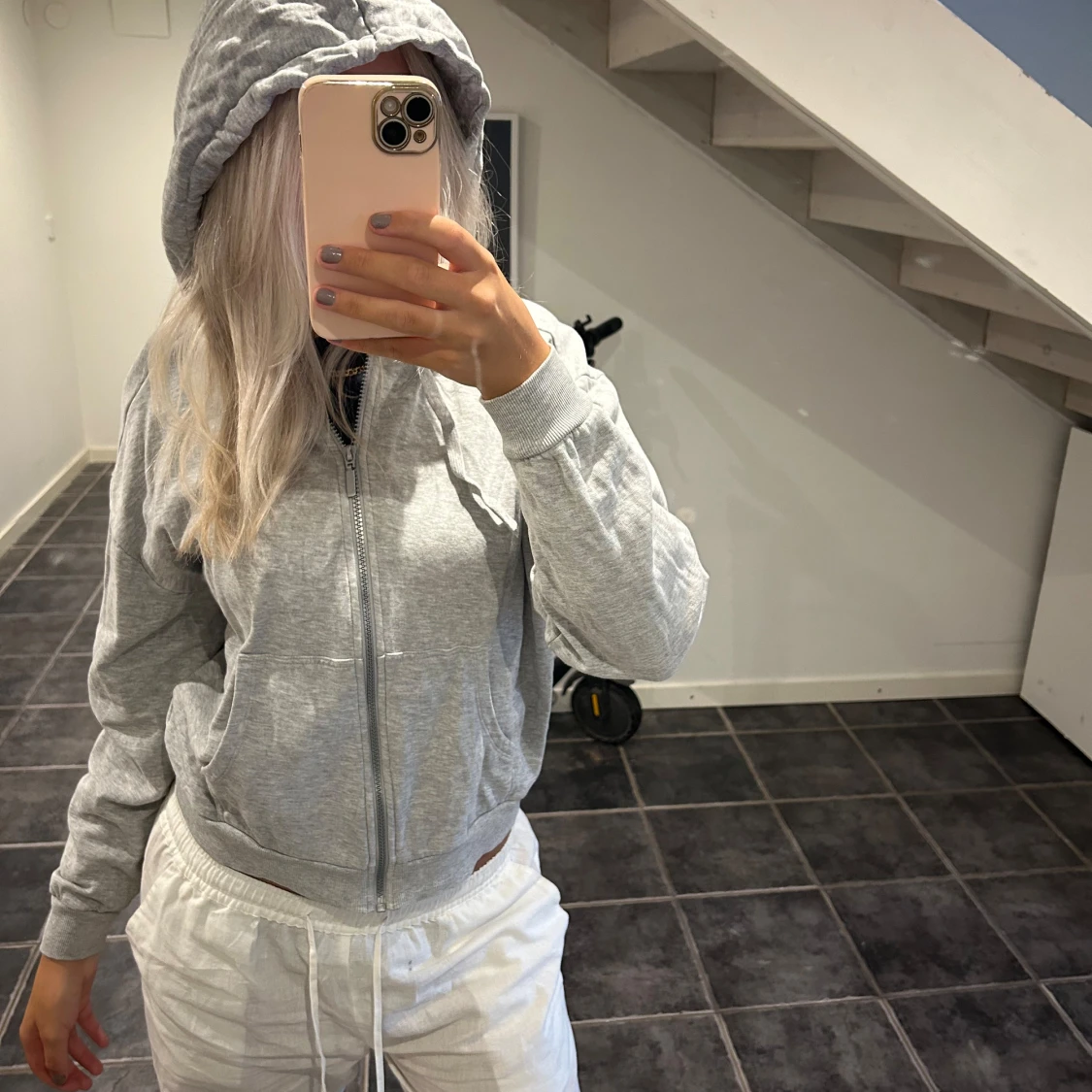 Hoodie med luva och dragkedja  - 90