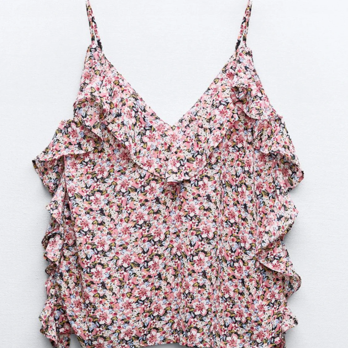 Jättefint blommigt linne💗💗