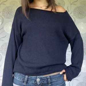 Blå stickad tröja - Helt oanvänd och perfekt till hösten!