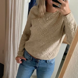 Stickad tröja hjärtan - Så söt stickad tröja 🥰 Storlek S toppenskick <3