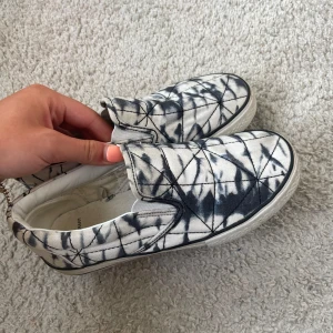Isabel Marant skor!  - Så snygga skor perfekt till skolstart från HM x Isabel Marant! 