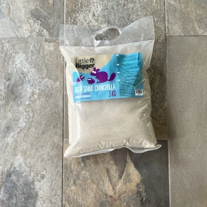 Bath sand chinchilla för hamstrar och chinchillor  - Oöppnat sand bad för hamstrar och chinchillor 3 kg sand.