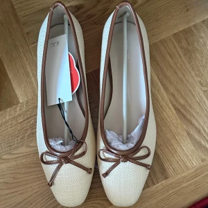 Ballerina skor  - Har två par så säljer dessa! 