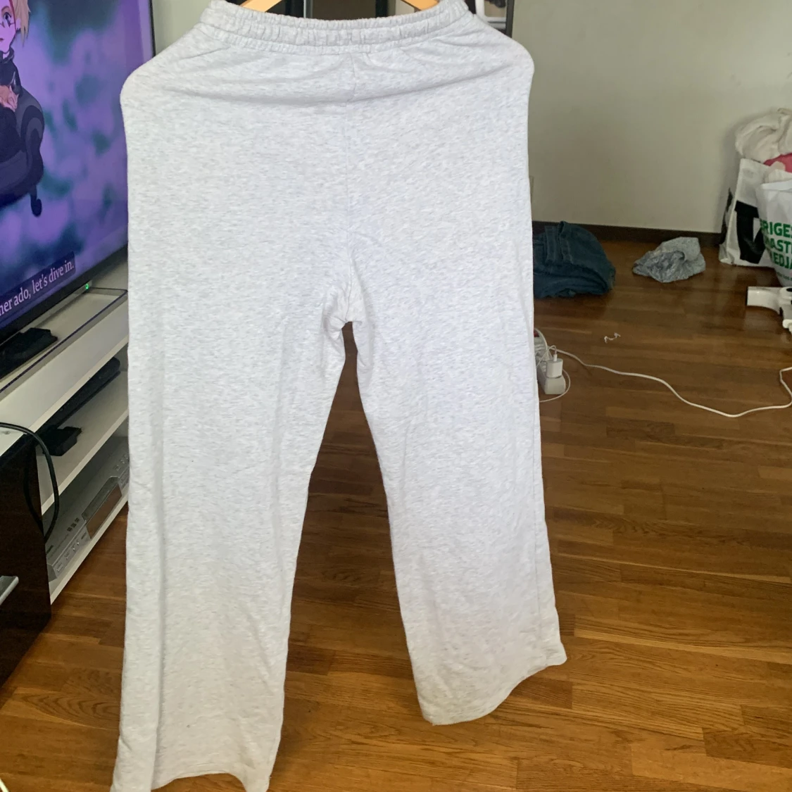 Basic gråa mjukisar - 90