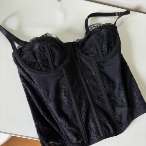 Korsett  - Köpt utomlands i en mindre butik, aldrig använd! 