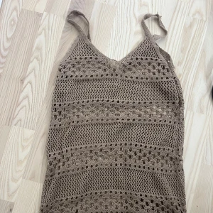 Strandklänning - Köpt i Bali så vet ej märke. Knappt använd. Står ej storlek i men passar mig som normalvis har S. Supersnygg med en bikini under 💗💗