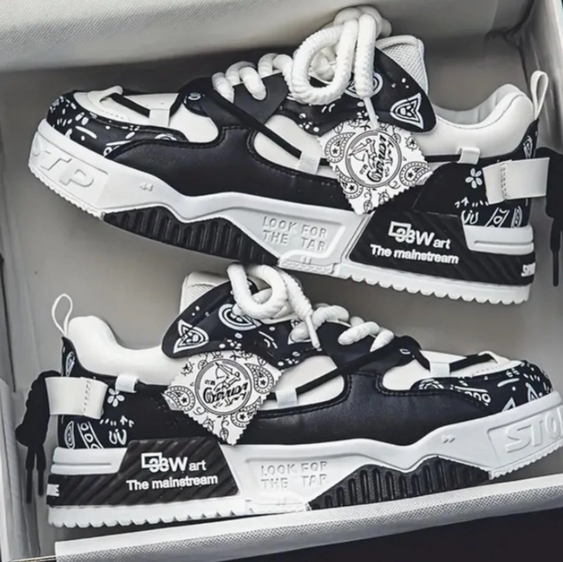 Skor nya har ej använt 