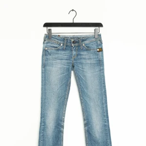 Lågmidjade jeans - Lågmidjade jeans från g-star i nyskick 🍁🍁🍁🍁köpta för 1400kr!!