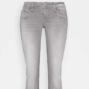 säljer mina ltb jeans i storlek 27x32, kom provat för bilder!💕