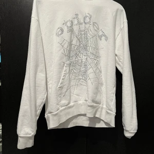Sp5der hoodie M - Köptes för ett år sedan inte använd något alls passar L och M 
