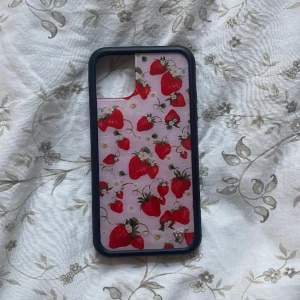 Wildflower Case - Jätte gulligt mobilskal från Wildflower cases, i nyskick! 🎀 orginalpriset är 459kr pluss frakt. Säljer då jag har köpt en ny mobil 🥹🥹