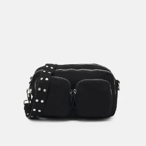 Väska - Jättefin väska, den kommer med två band. Ett längre och ett kortare. Nypris 350kr och pris kan diskuteras vid snabb affär💕