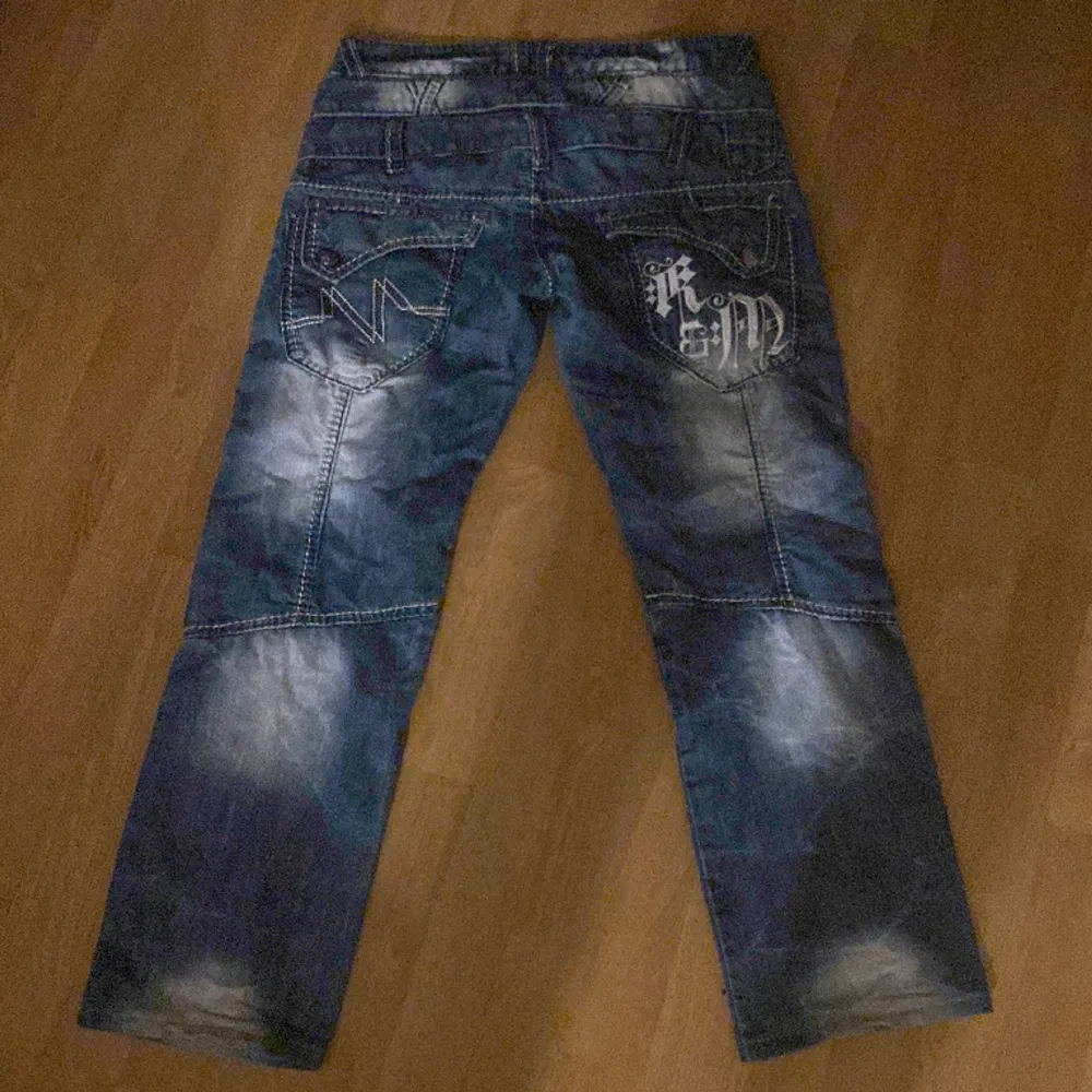 Skit feta jeans i storlek W32, kontakta mig för fler frågor eller bilder. Tjocka och varma och väldigt schysst kvalite.. Jeans & Byxor.