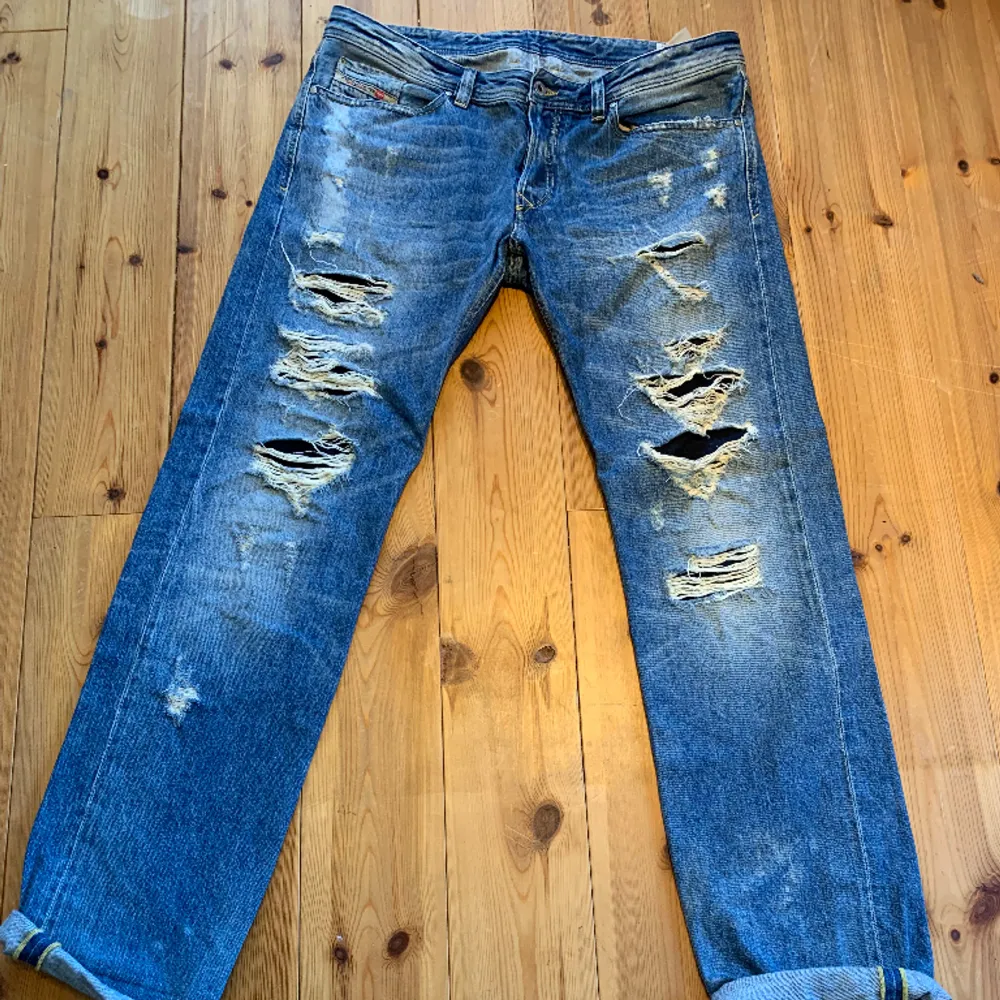 Jeans i mycket bra skick  Storlek W36 L34 /L-XL 100% Bomull. Jeans & Byxor.