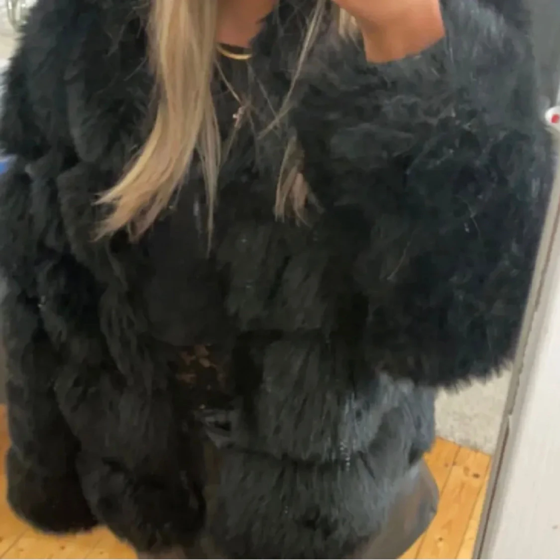 Svart päls liknande jacka  - 90