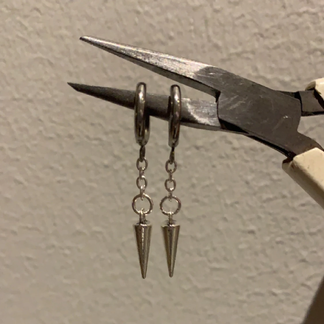 Silverörhängen med nitar💎💗🫶🏻🤩