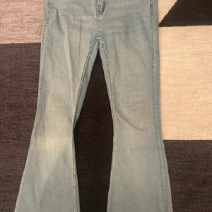 Jeans - Boocut/flare, från lager 157! Använd endast en gång, i princip ny 🤍 S/36/8