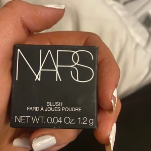 Nars blush  - Säljer denna då jag redan har en go to blush! Den är självklart oanvänd men öppnad för att kolla på. Den är 1.2gram.