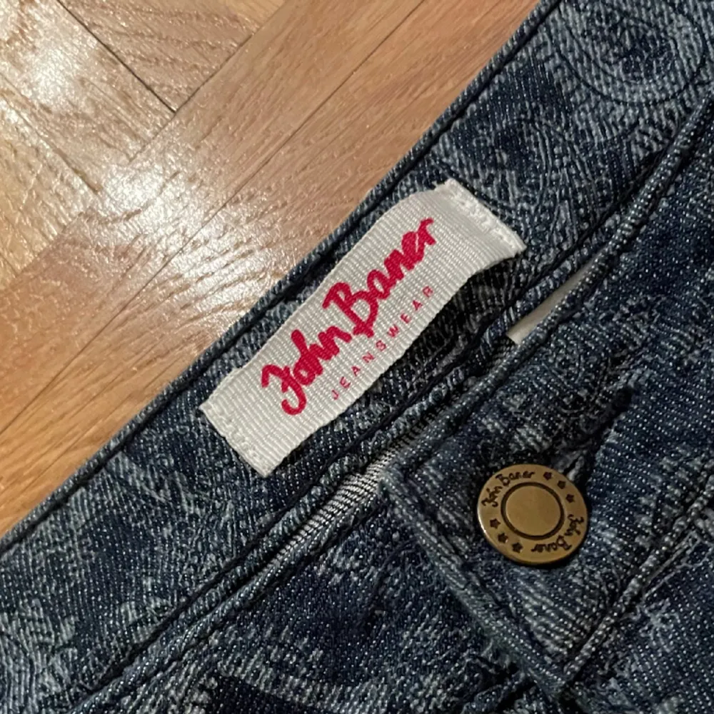 Jeans från John Baner, snyggt mönster i  straightleg. Jeans & Byxor.
