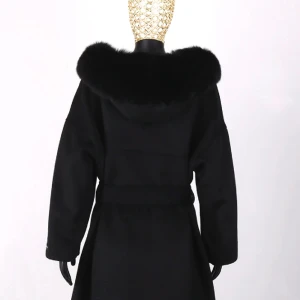 Pälskappa (GÅ IN I MIN PROFIL FÖR ATT KÖPA PÄLS JACKAN I FRI FRAKT) - Jätte fin päls kappa i bra skick som har använts fåtal gånger, säljer den på grund av att den inte kommer till använding. köpt för 2000 kr och storleken är S men passar även för de som har Xs-M