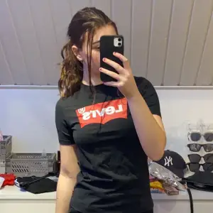 Levis t-shirt 