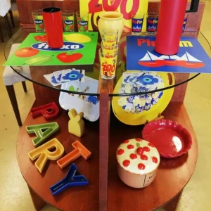 Söker zoo prylar och diddle  - Söker de vackraste sakerna med Diddle och Zoo, tuttifrutti motiv. Söker också star castle. Liknande godismotiv.