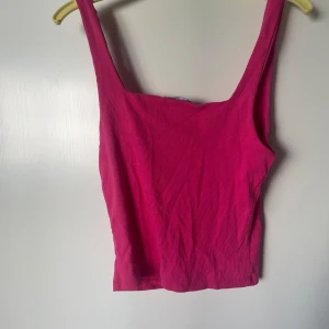 Rosa Zara topp  - Fin zara topp, knappast använd 🌸