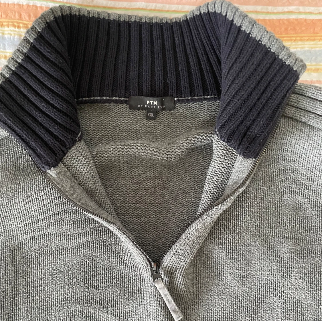 Grå tjocktröja - 90