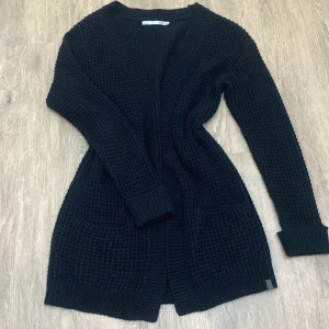 Cardigan - Helt ny aldrig haft på mig den 10:10 säljs fär att den är för liten 