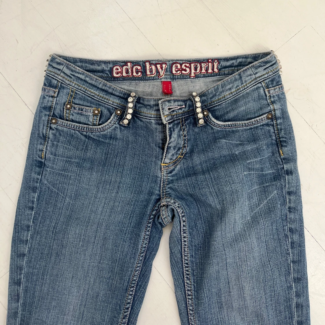 Coola jeans med diamanter  - 93