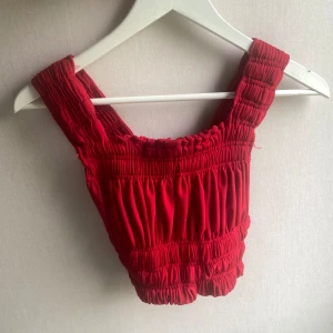 Topp - Jätte fin unik topp från bikbok