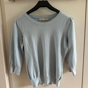 Stickad t shirt från peppercorn - Superfin tröja som är använd ett fåtal gånger, strl M men passar mig som vanligtvis har s 🫶🏼