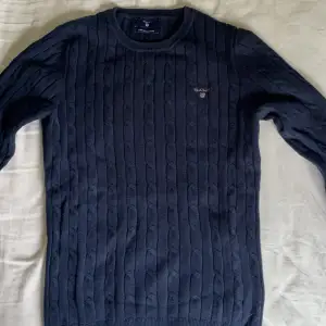 Säljer denna Gant tröjan (äkta!!!). Använd men i ett väldigt fint skick!💙köparen står för frakt!