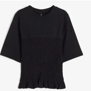 Hm tröja  - Säljer dena populära tröja från hm! Skriv om fler frågor!🩷