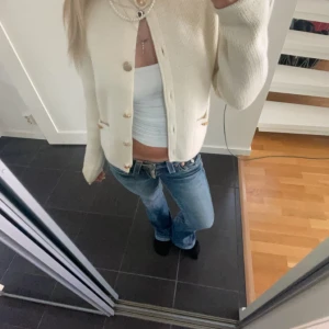 Zara kofta🥰 - Jätte fin zara kofta i storlek S. Säljer pga att den inte kommer till användning. Sjukt snygg och är i nyskick🥰❤️