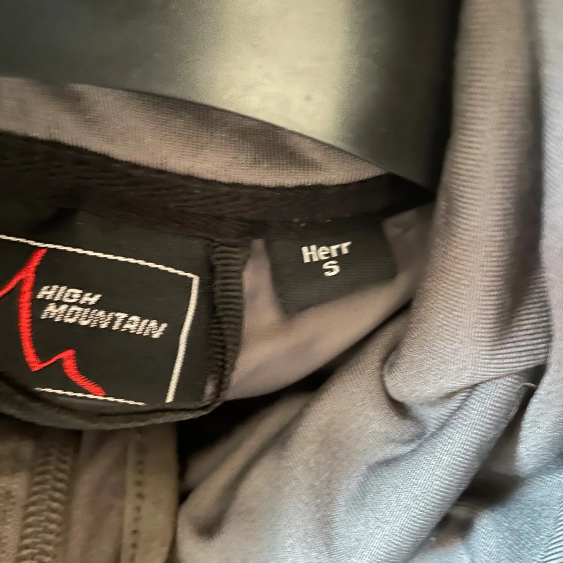 Grå funktionsjacka - 2