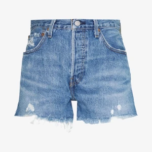 Levis shorts - Säljer dessa Levis shorts, står ingen strl i dom men passar mig som har S. Knappt använda!
