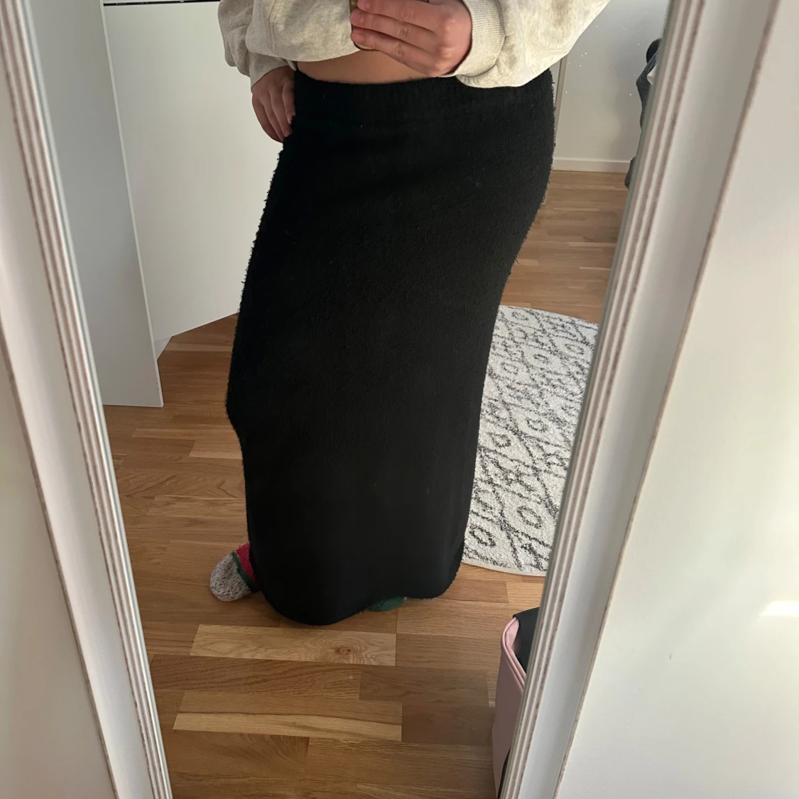 Stickad lång kjol neo noir - 2