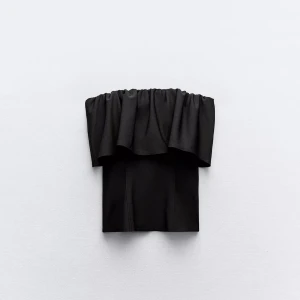 Svart offshoulder tubtopp Zara - Slutsåld topp från Zara i storlek Xs/S, den är strechig i materialet! I gott skick🙏🏻