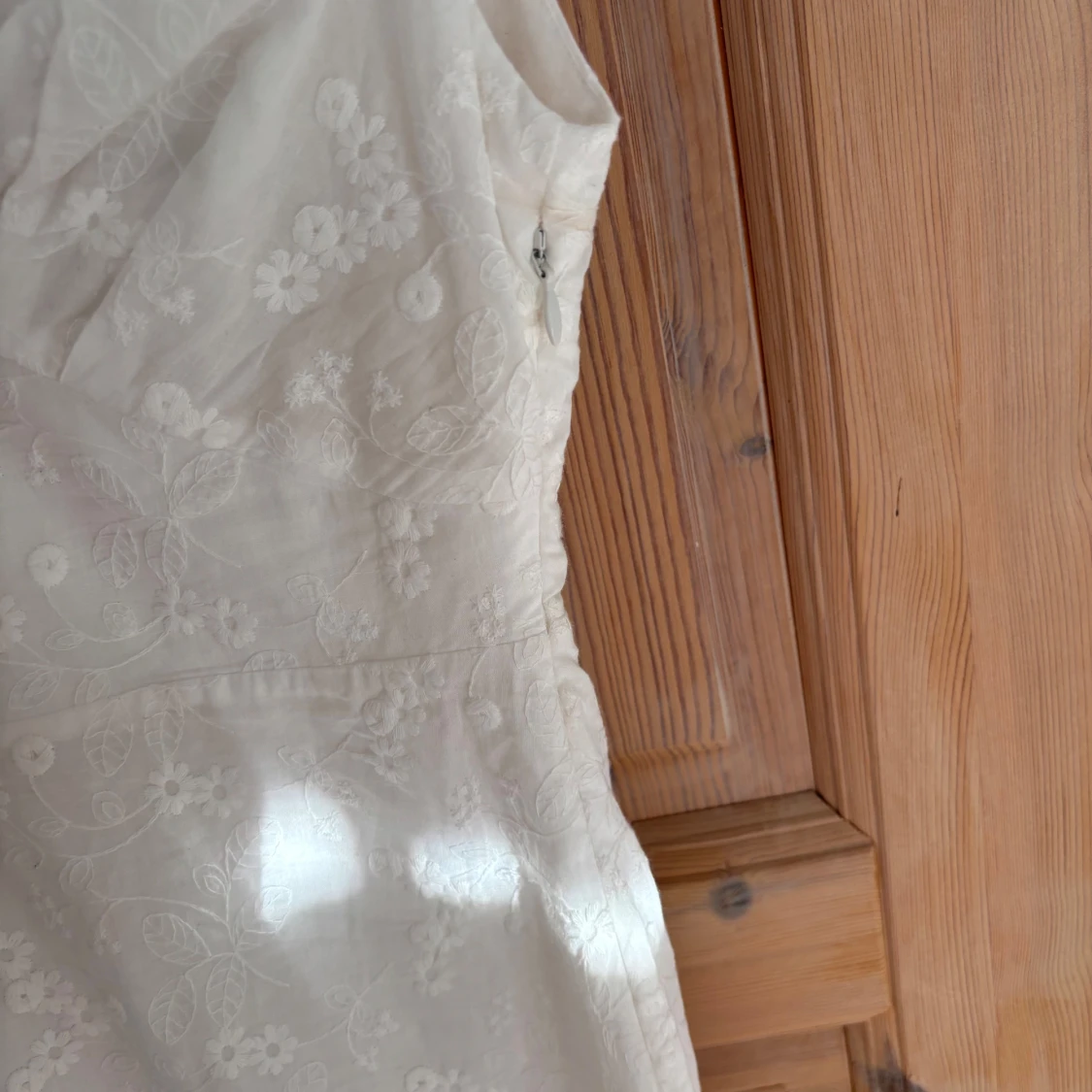 Vit adoore långklänning  - 2