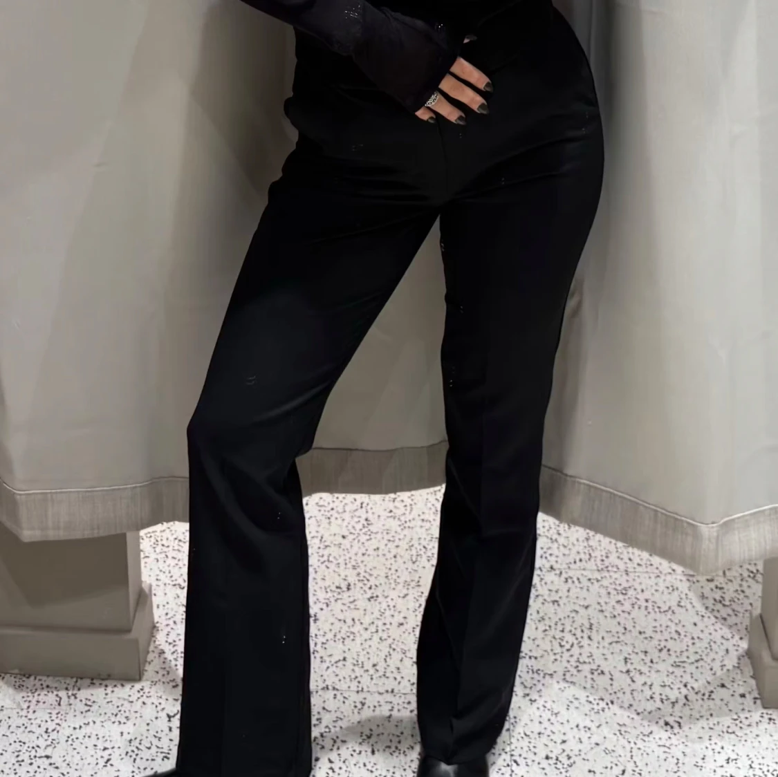 Ljusbeige kostymbyxor - 2