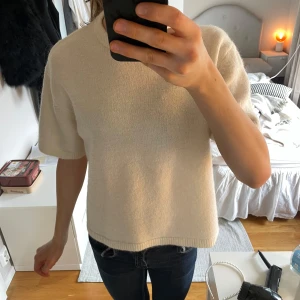 Stickad T-shirt  - Fin!