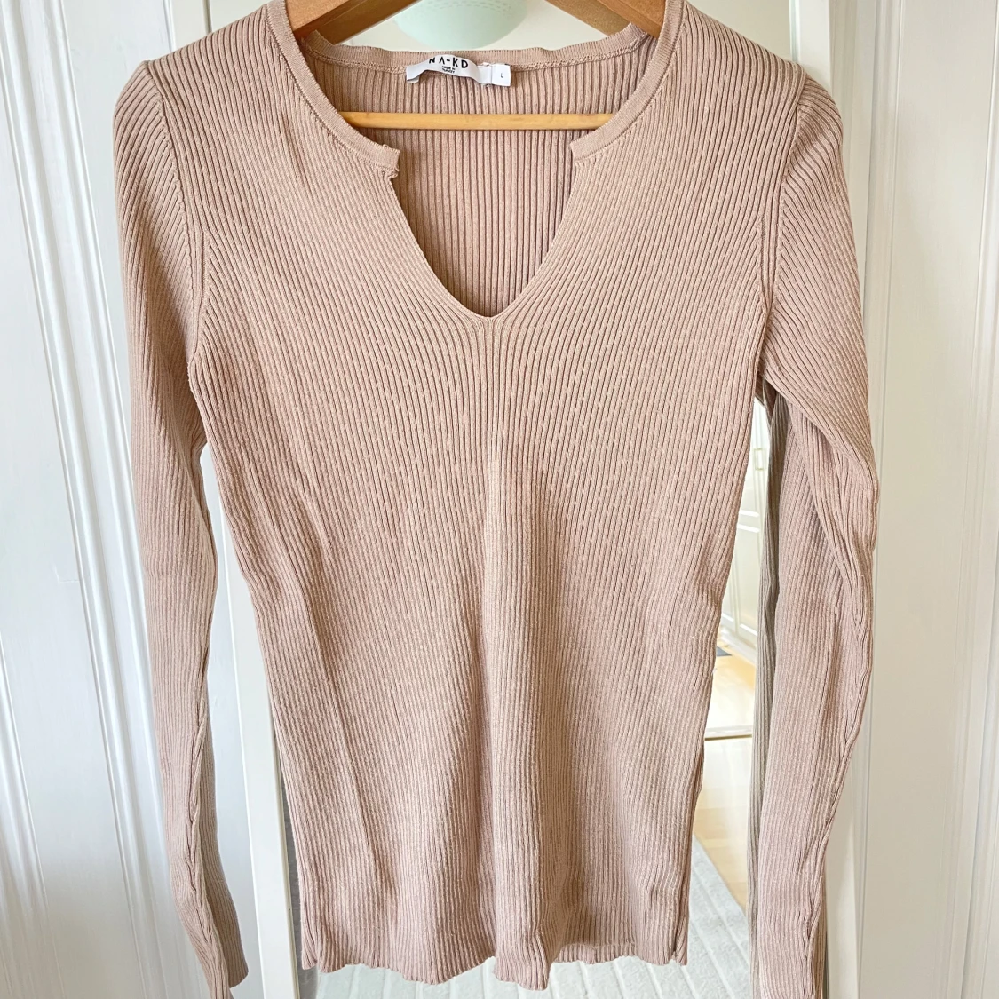 Beige ribbad långärmad topp  - 4