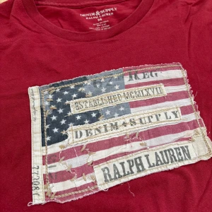 Ralph Lauren Denim & Supply - T-shirt från Ralph Lauren Denim & Supply.  Storlek M. Inga fläckar eller hål