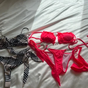 Bikinis - Två jättefina bikinis i XS/S i nytt skick men får små för min byst. Aldrig använda. Säljs endast som paket 